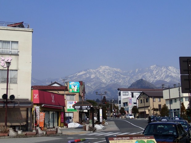 日光-東武日光駅前から見える山